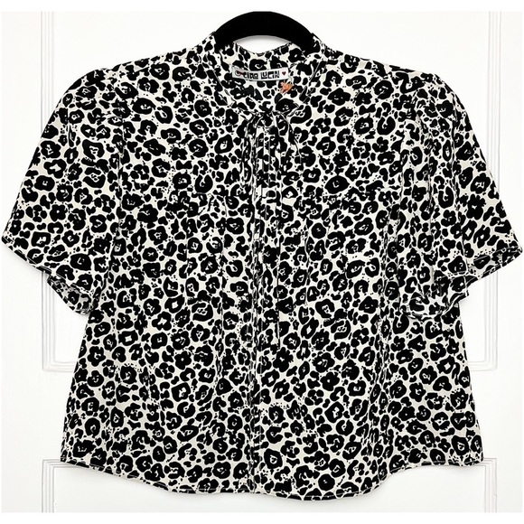 NWT CIAO LUCIA Leopard Short Sleeve Gathered Front Yoke Tie High Neck Crop Top S - Picture 4 of 10